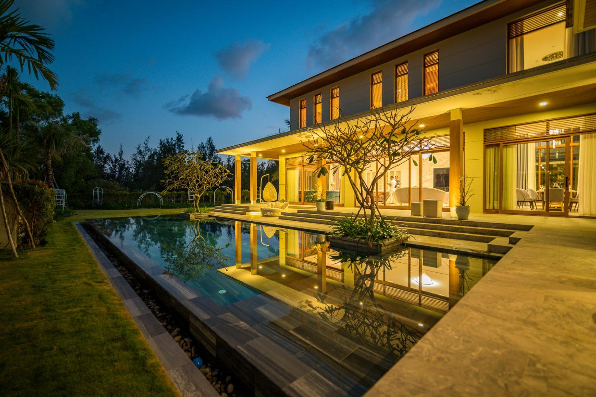 Diamond Beach Villa Da Nang Buitenkant foto