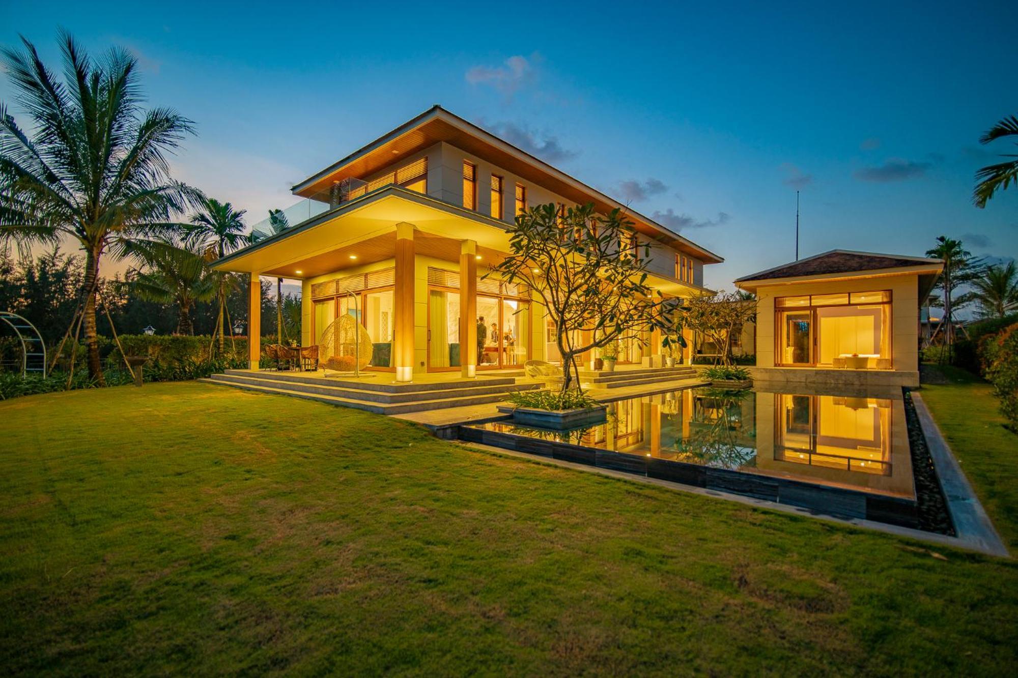 Diamond Beach Villa Da Nang Buitenkant foto