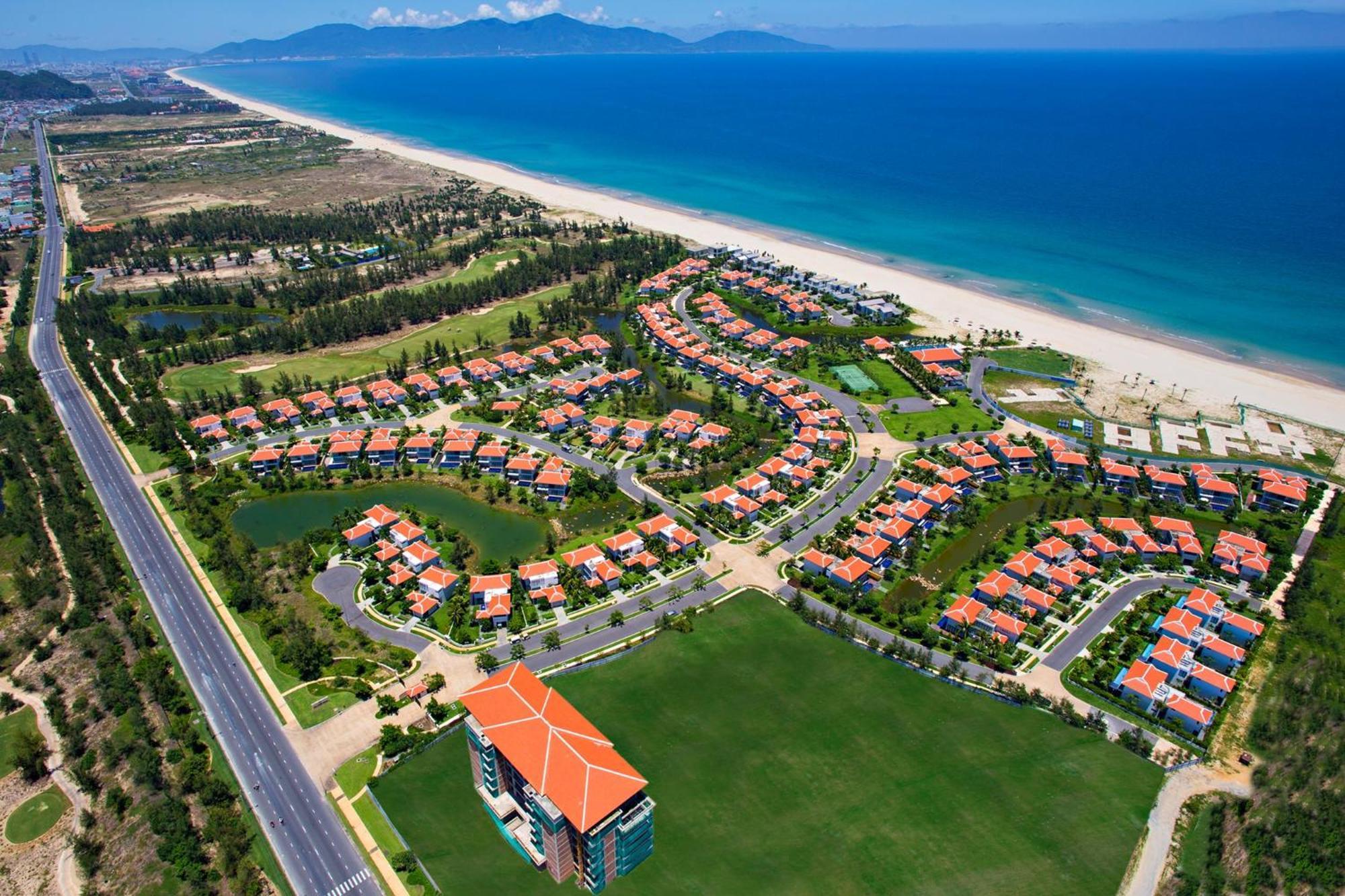 Diamond Beach Villa Da Nang Buitenkant foto