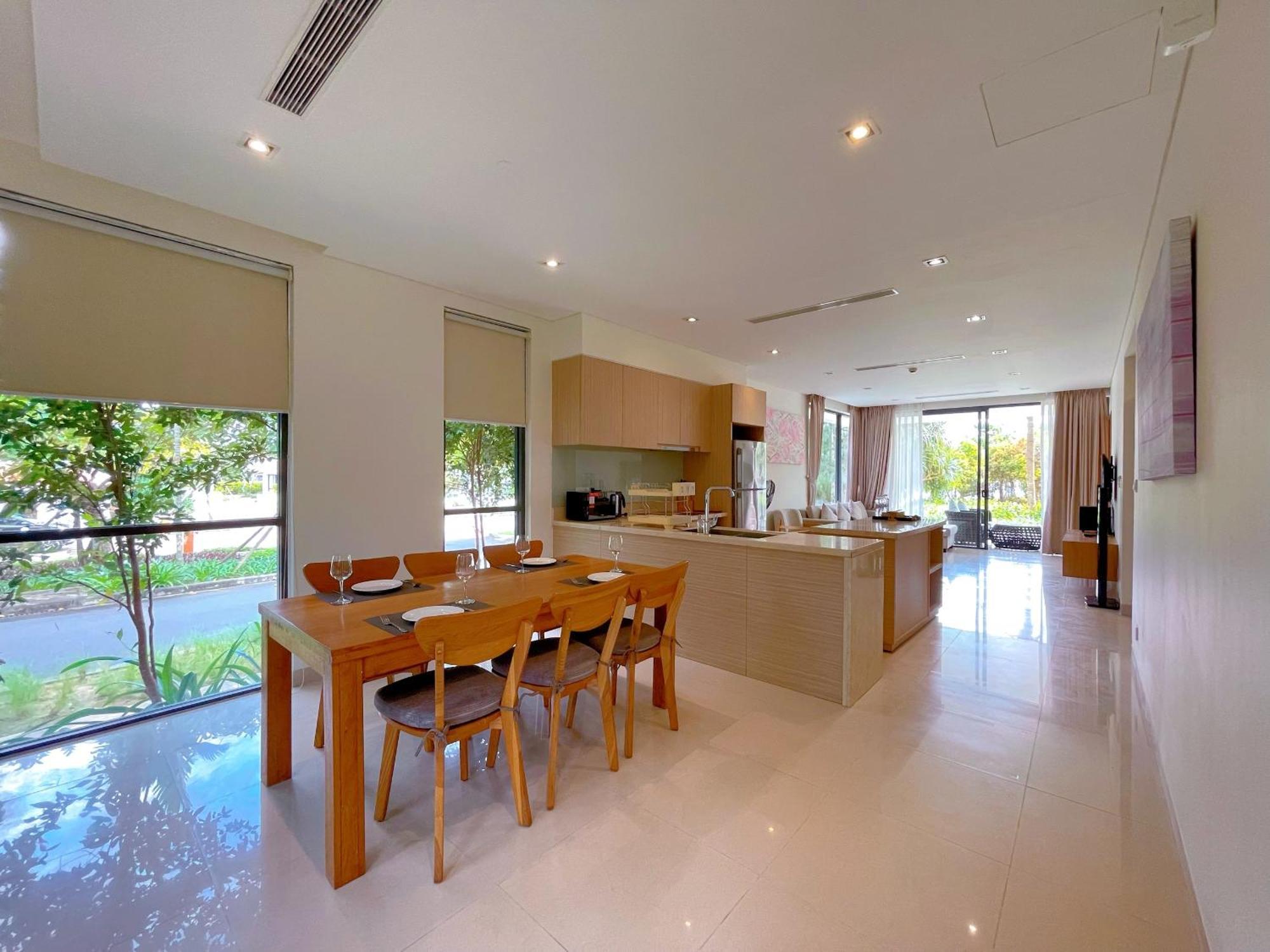 Diamond Beach Villa Da Nang Buitenkant foto