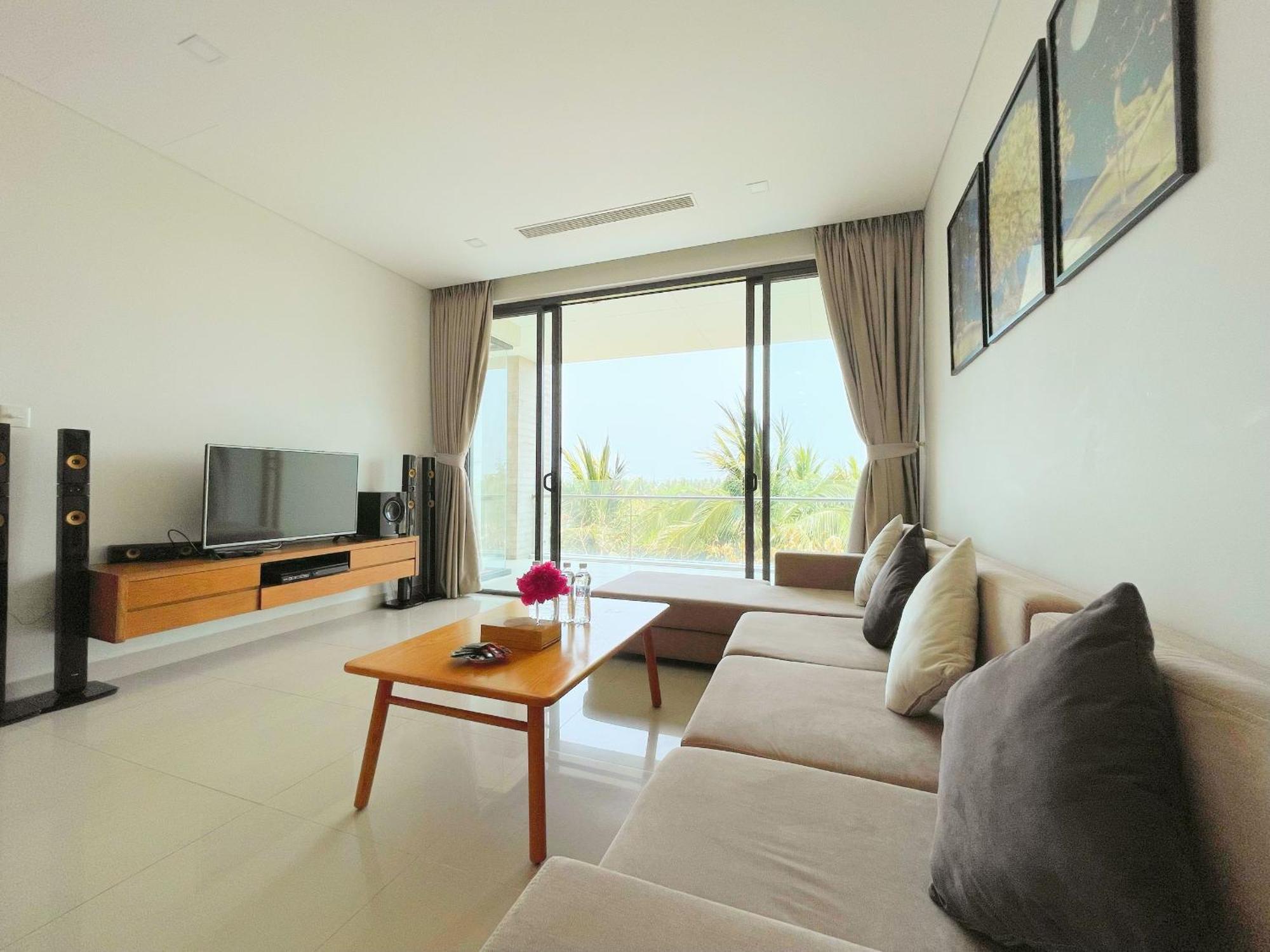 Diamond Beach Villa Da Nang Buitenkant foto