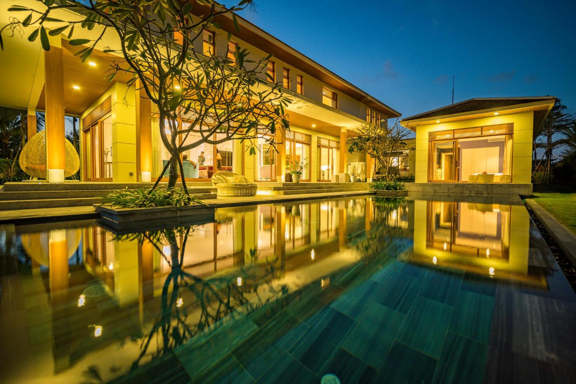 Diamond Beach Villa Da Nang Buitenkant foto