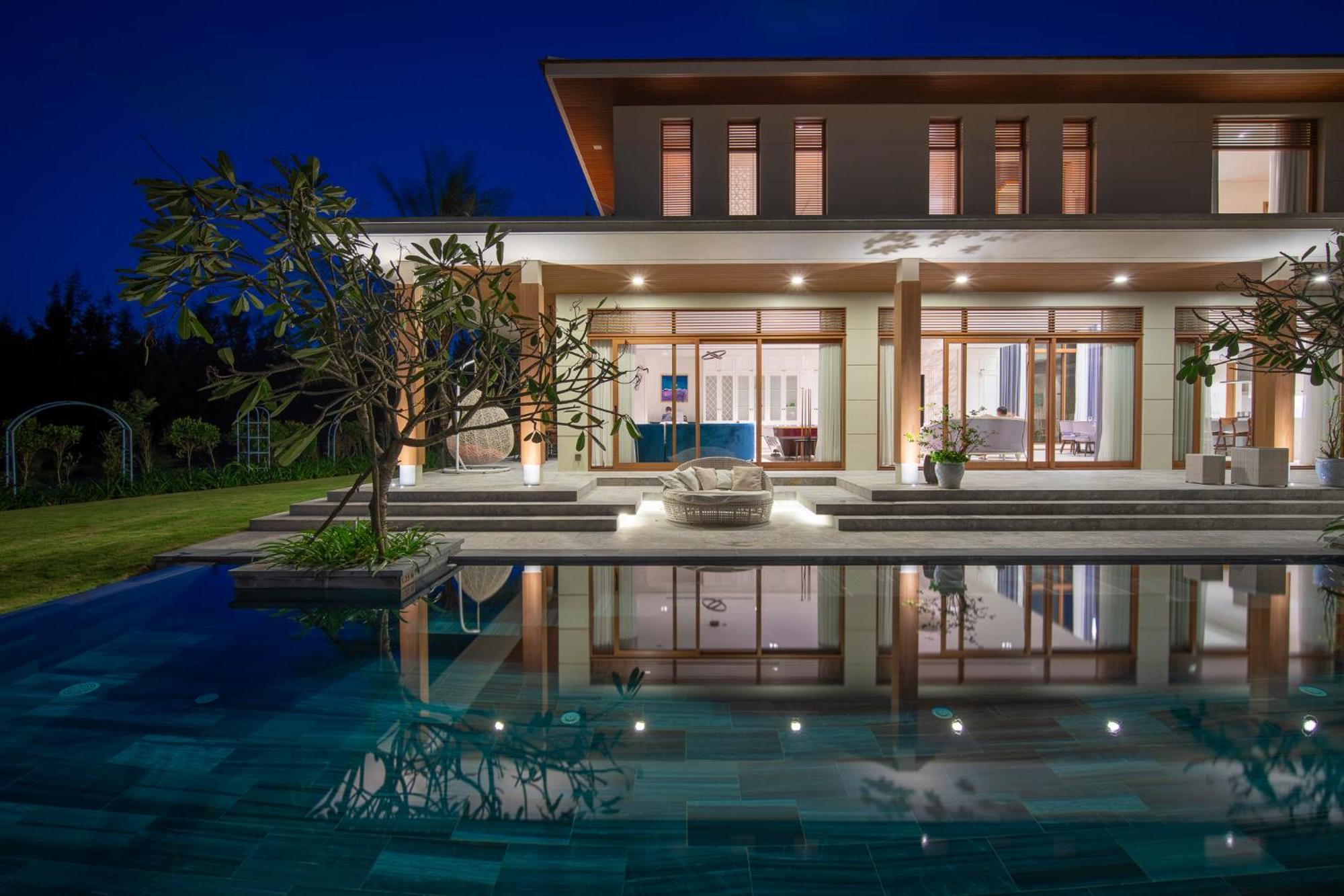 Diamond Beach Villa Da Nang Buitenkant foto