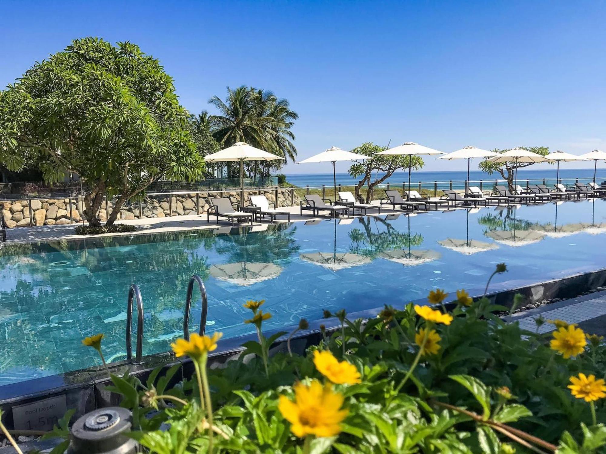 Diamond Beach Villa Da Nang Buitenkant foto