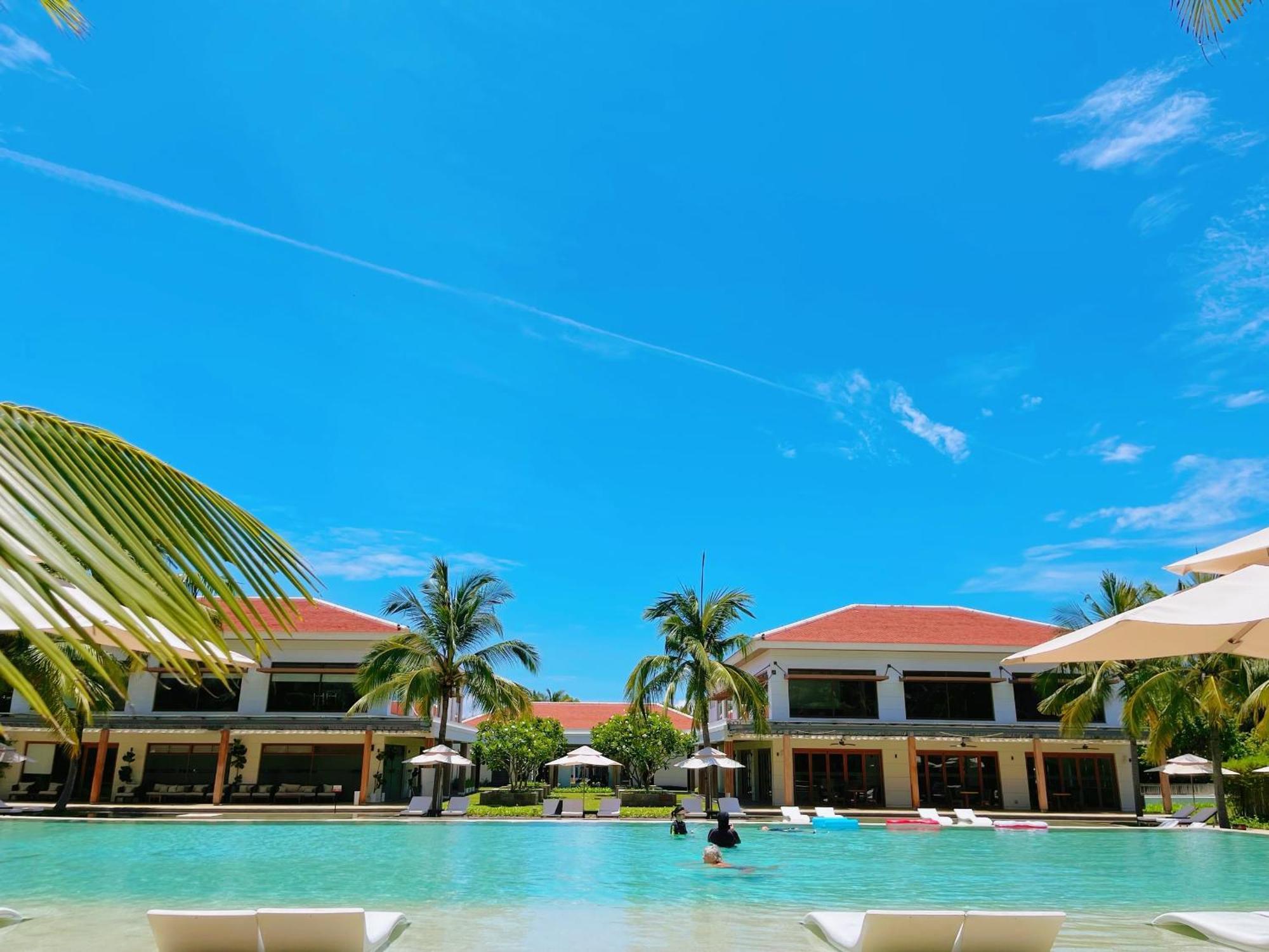 Diamond Beach Villa Da Nang Buitenkant foto