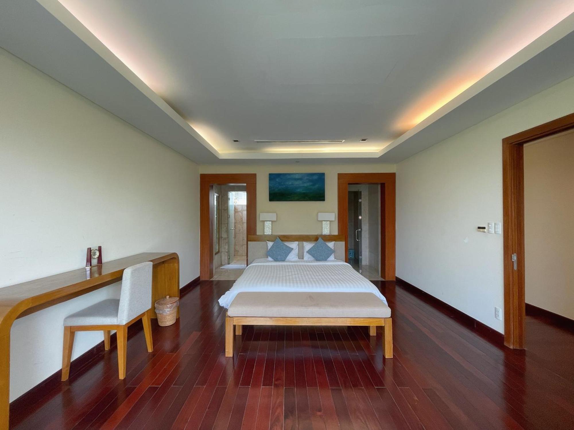 Diamond Beach Villa Da Nang Buitenkant foto