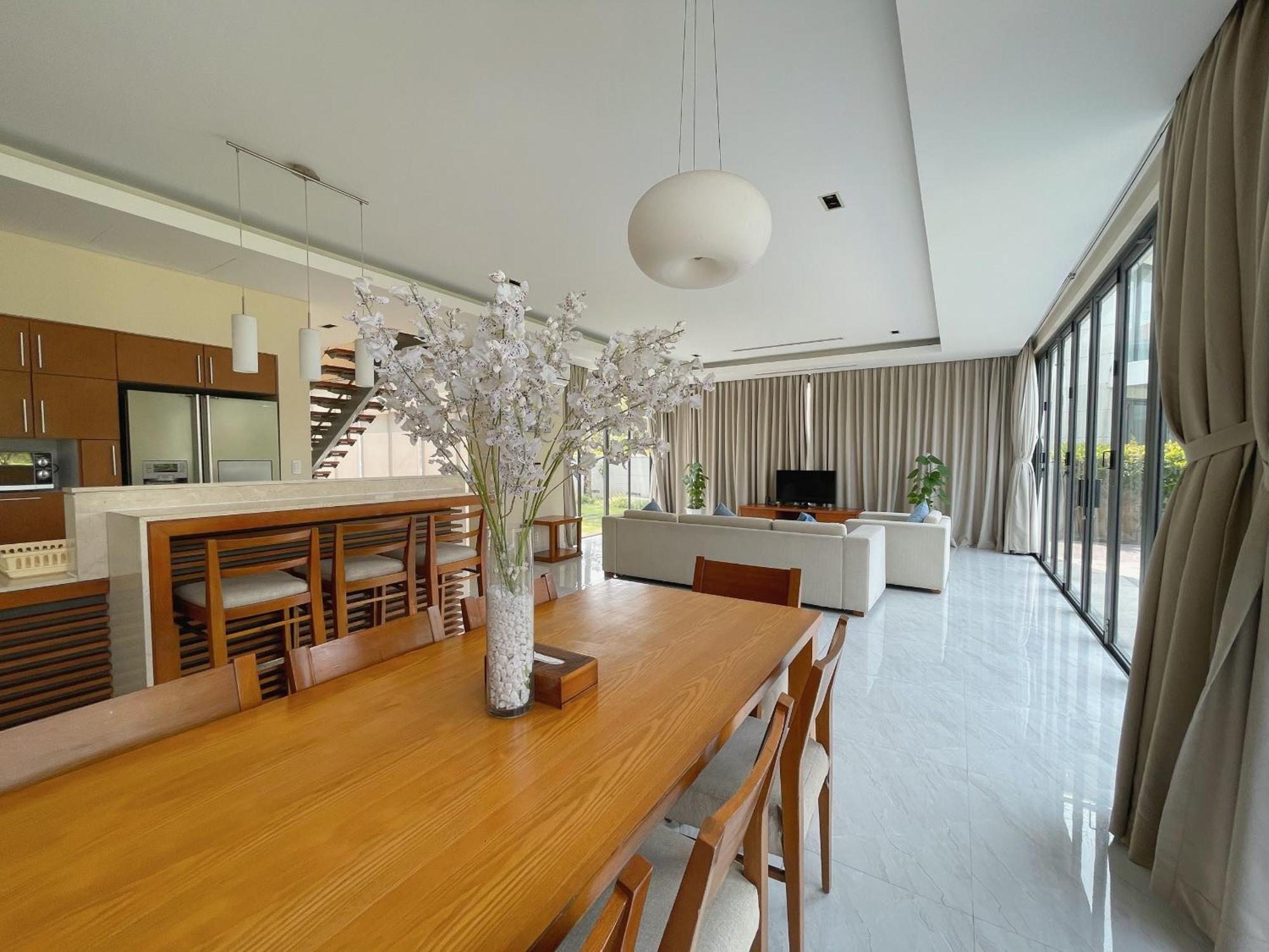 Diamond Beach Villa Da Nang Buitenkant foto