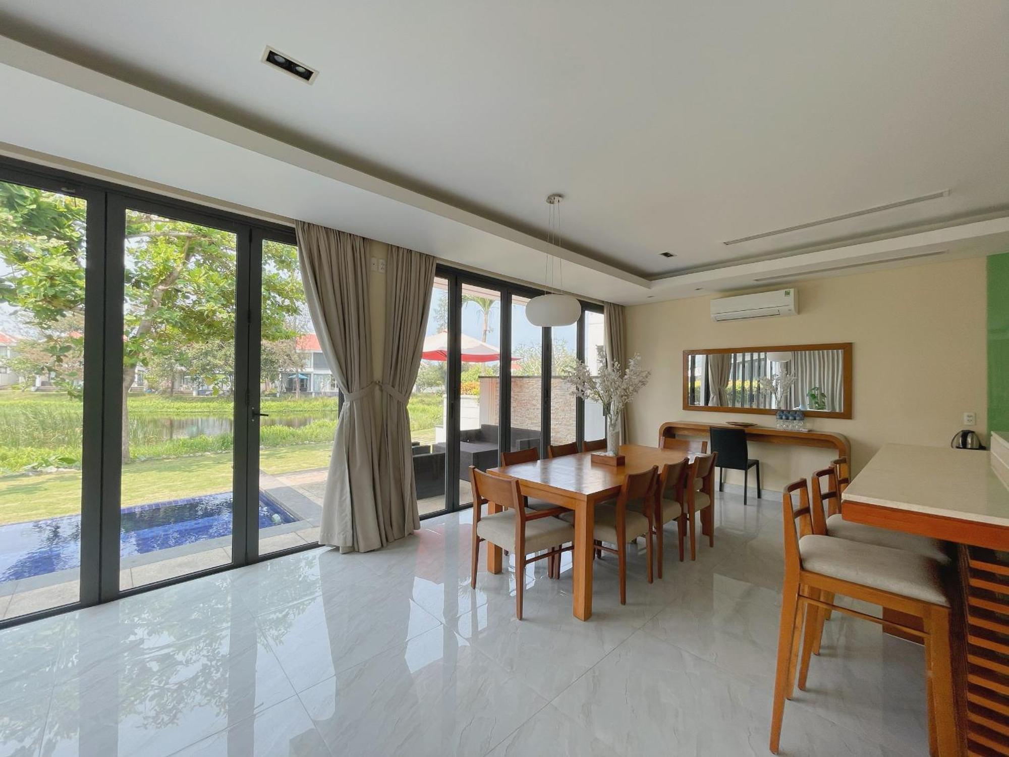 Diamond Beach Villa Da Nang Buitenkant foto