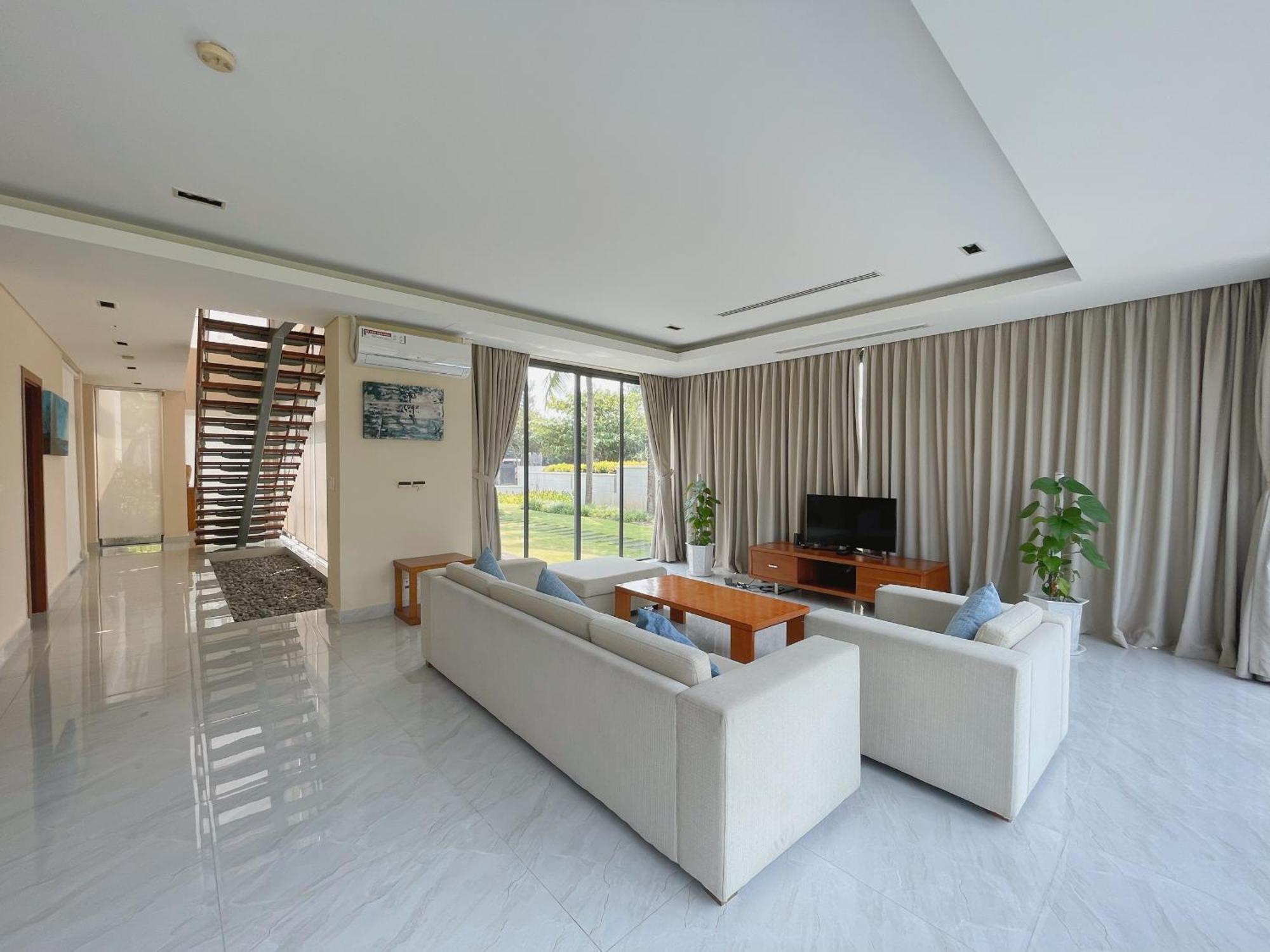 Diamond Beach Villa Da Nang Buitenkant foto