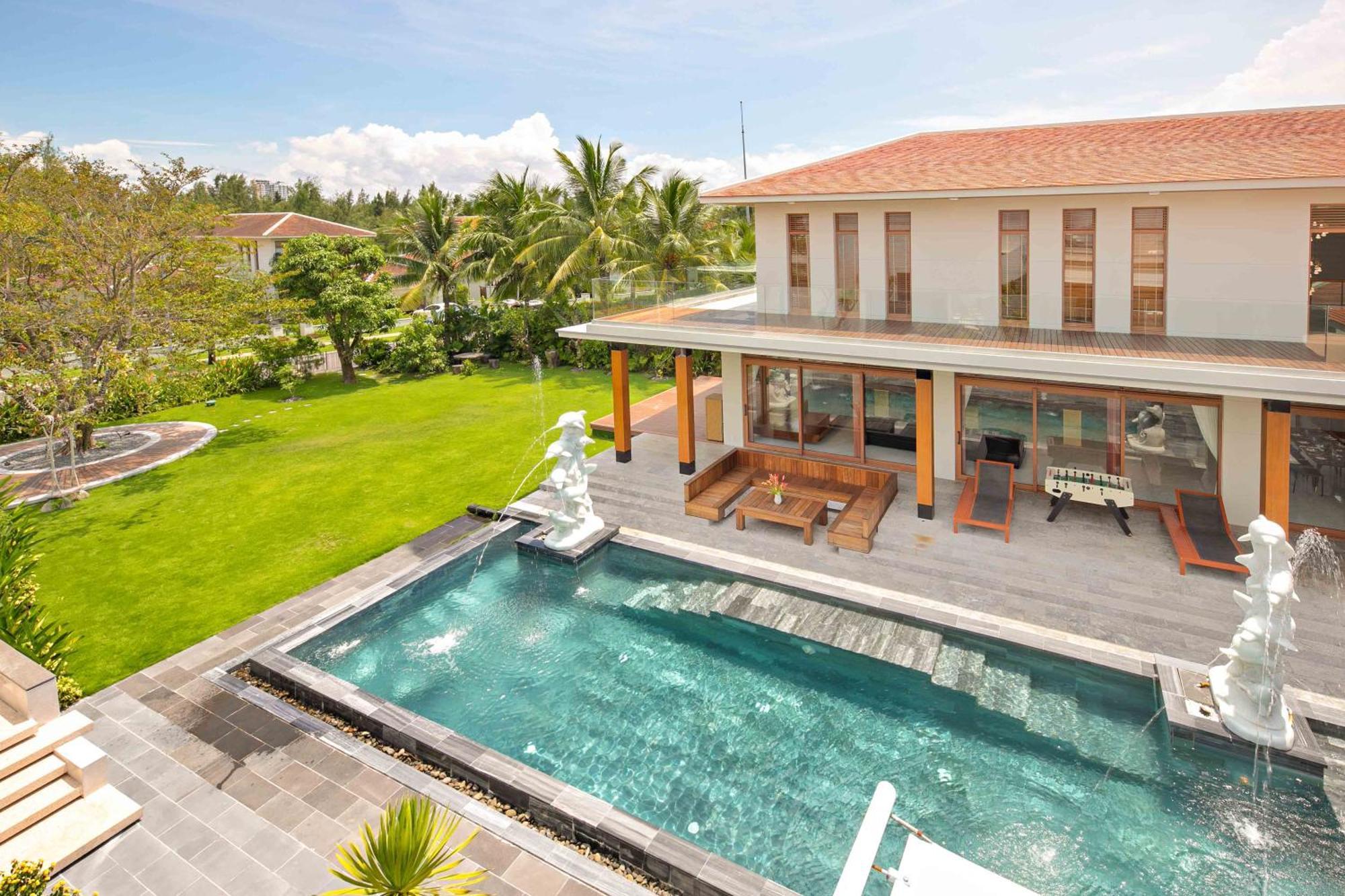 Diamond Beach Villa Da Nang Buitenkant foto