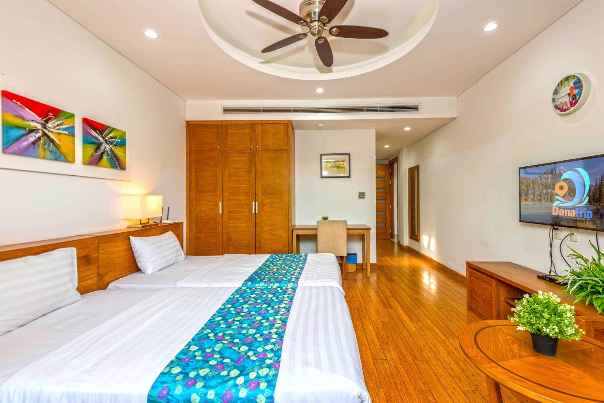 Diamond Beach Villa Da Nang Buitenkant foto