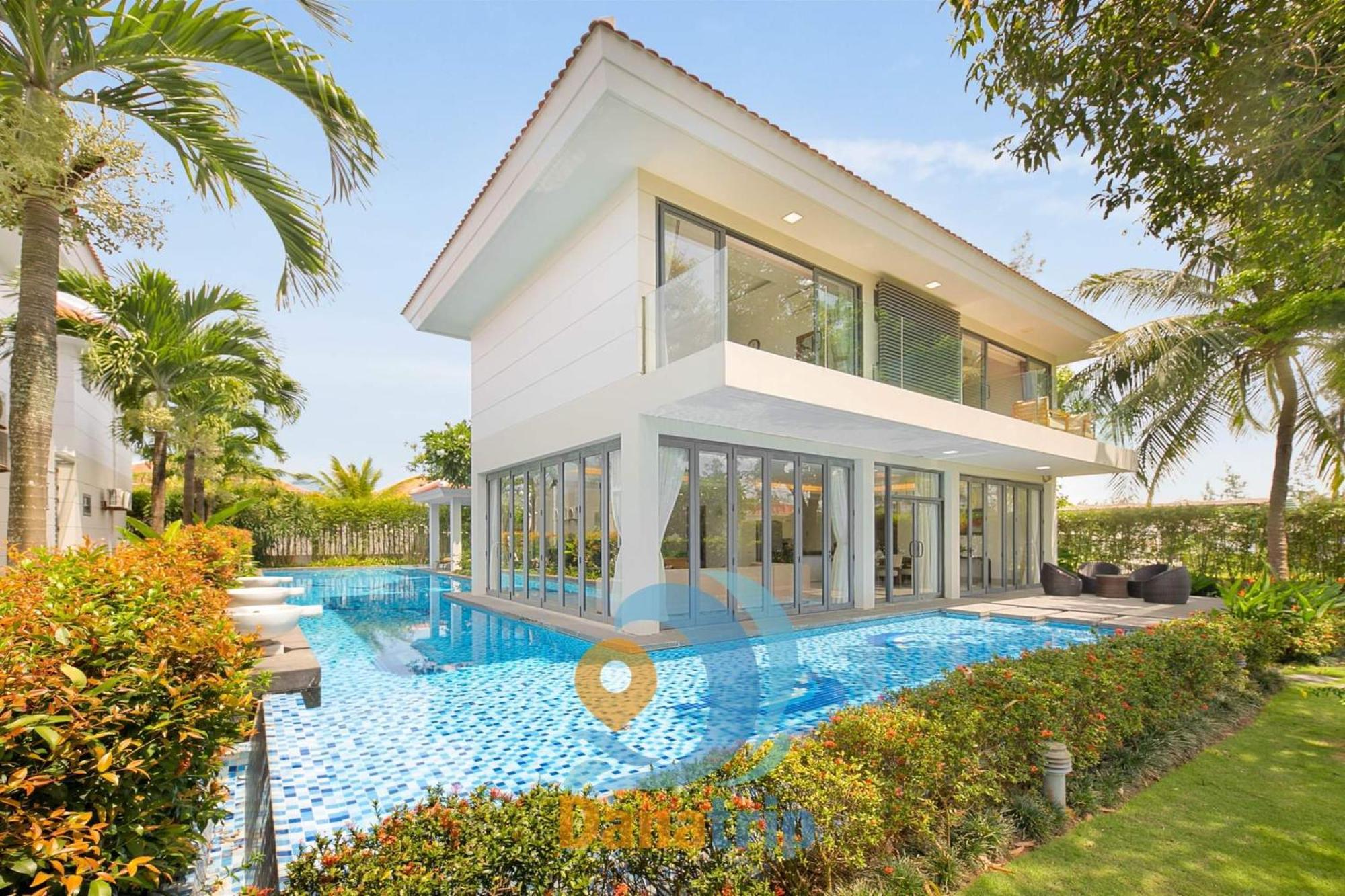 Diamond Beach Villa Da Nang Buitenkant foto