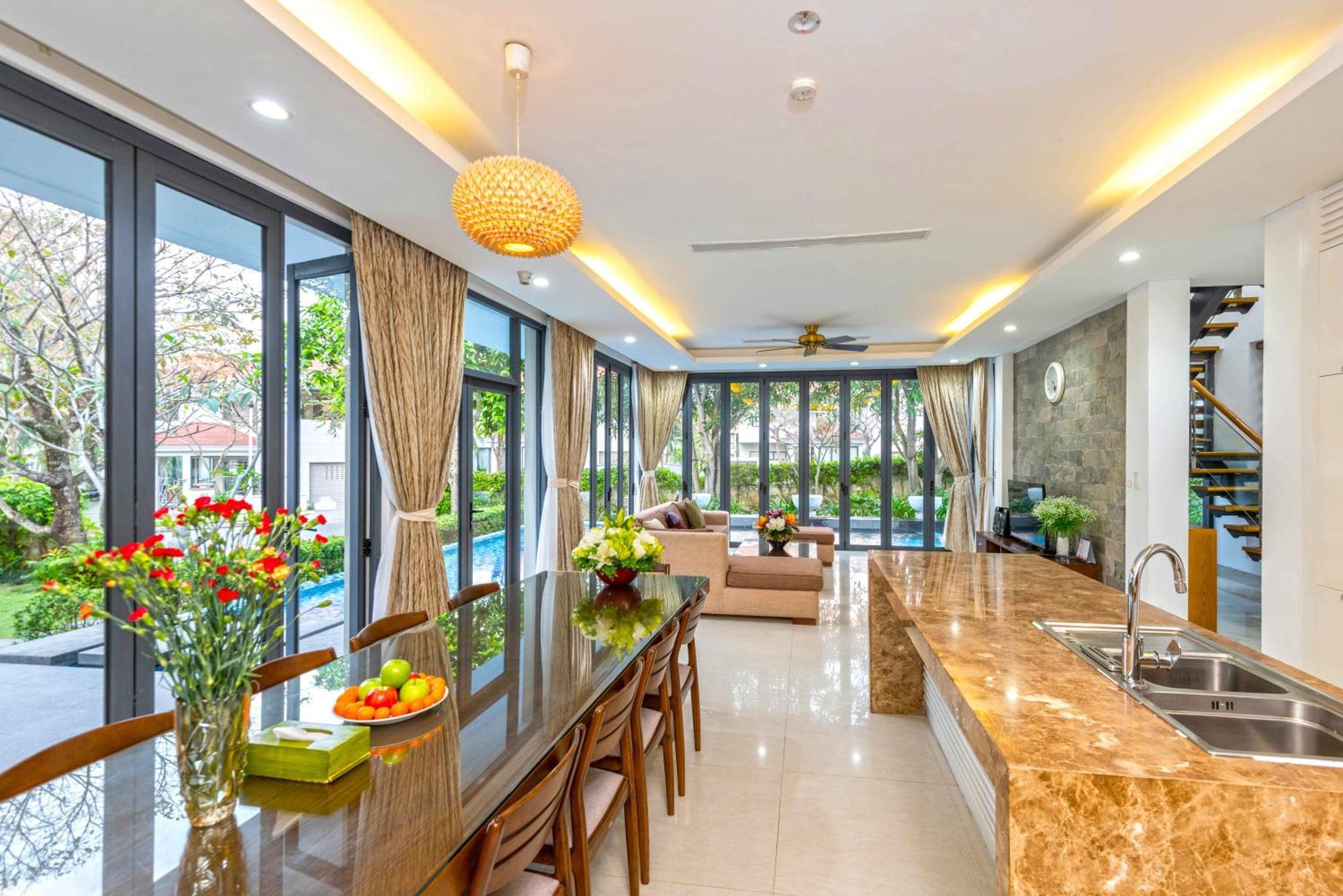 Diamond Beach Villa Da Nang Buitenkant foto