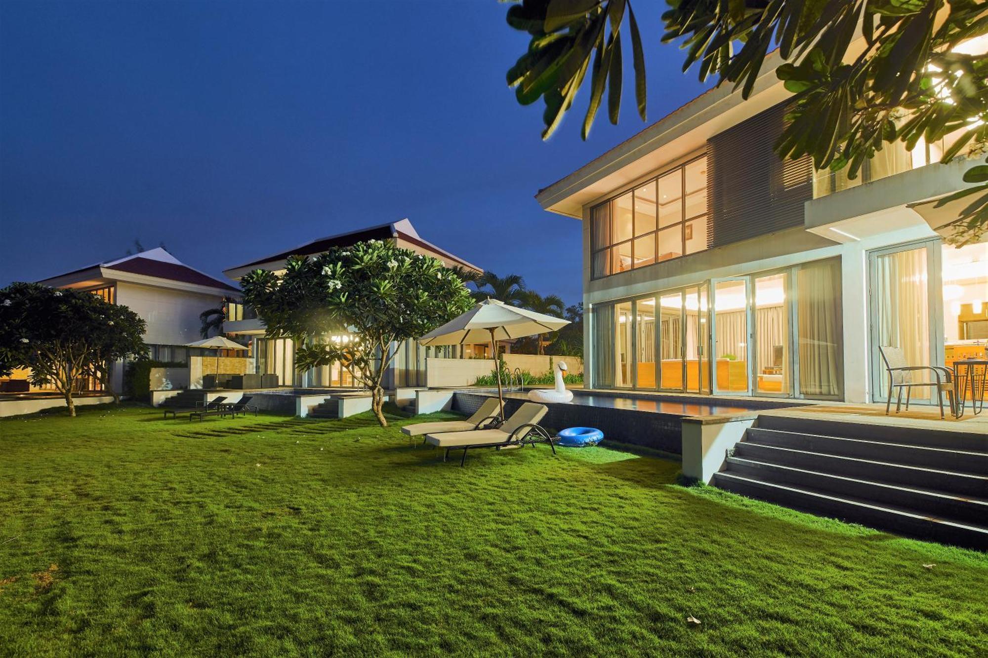 Diamond Beach Villa Da Nang Buitenkant foto