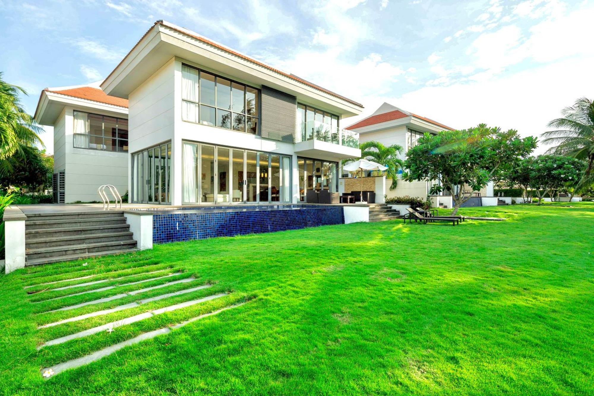 Diamond Beach Villa Da Nang Buitenkant foto
