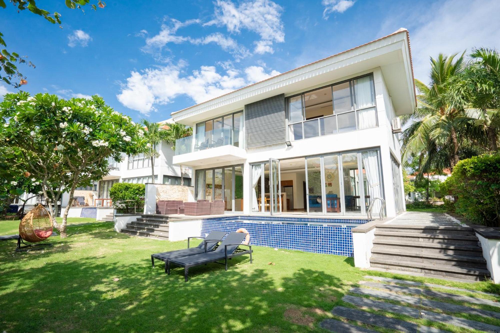 Diamond Beach Villa Da Nang Buitenkant foto