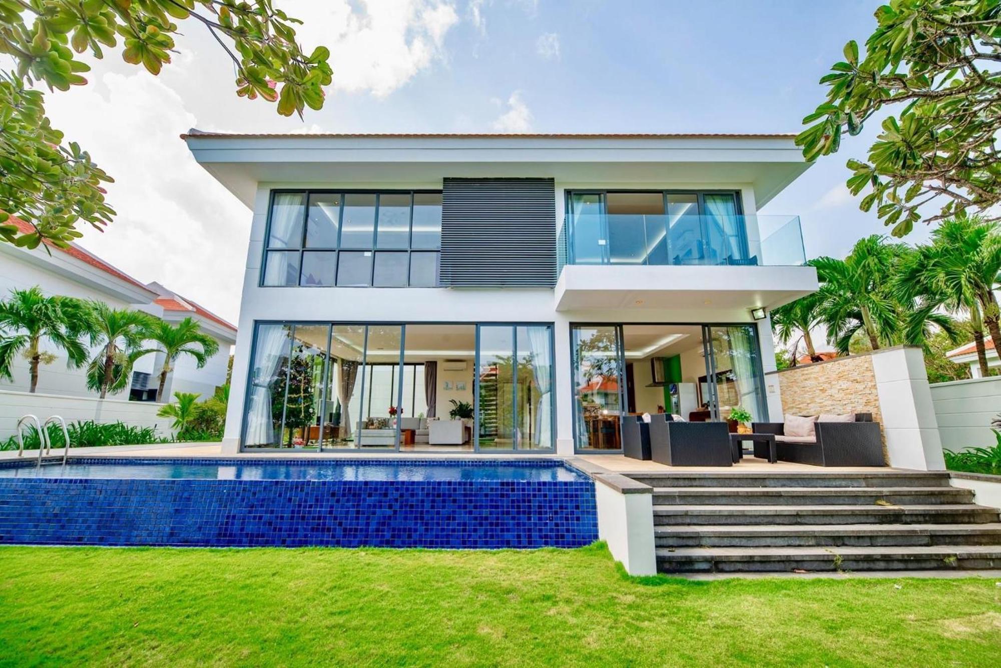 Diamond Beach Villa Da Nang Buitenkant foto