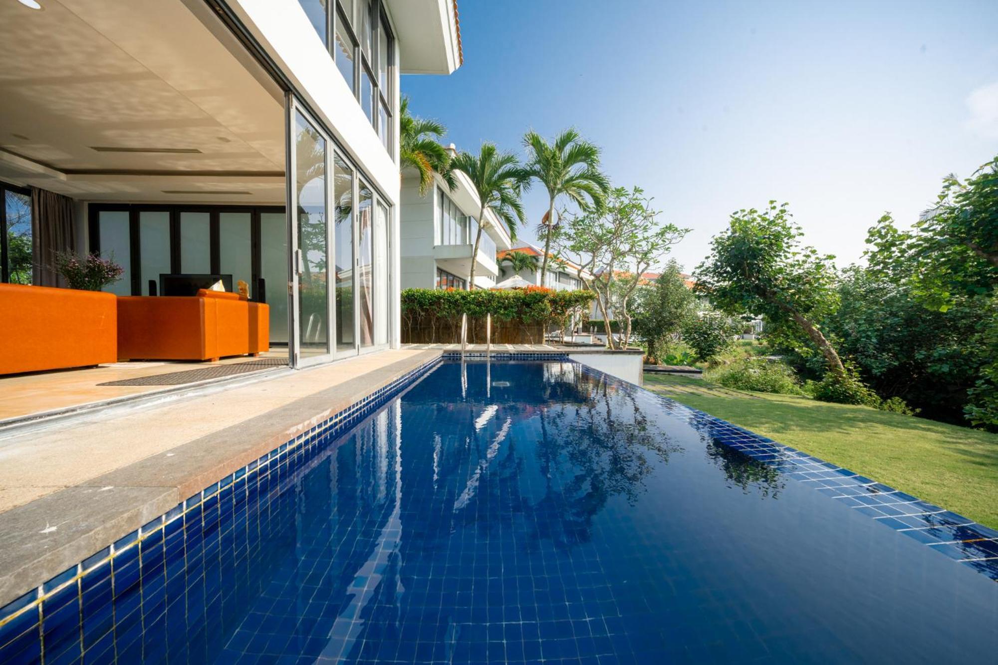 Diamond Beach Villa Da Nang Buitenkant foto