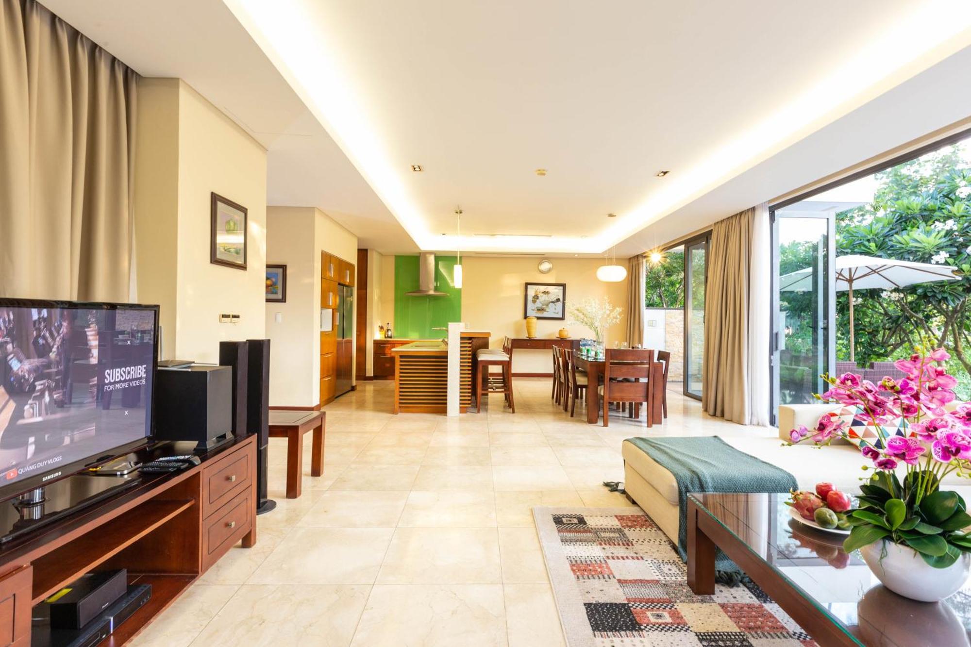 Diamond Beach Villa Da Nang Buitenkant foto