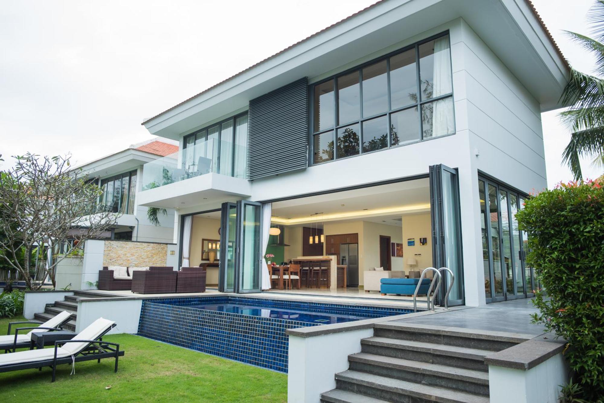 Diamond Beach Villa Da Nang Buitenkant foto