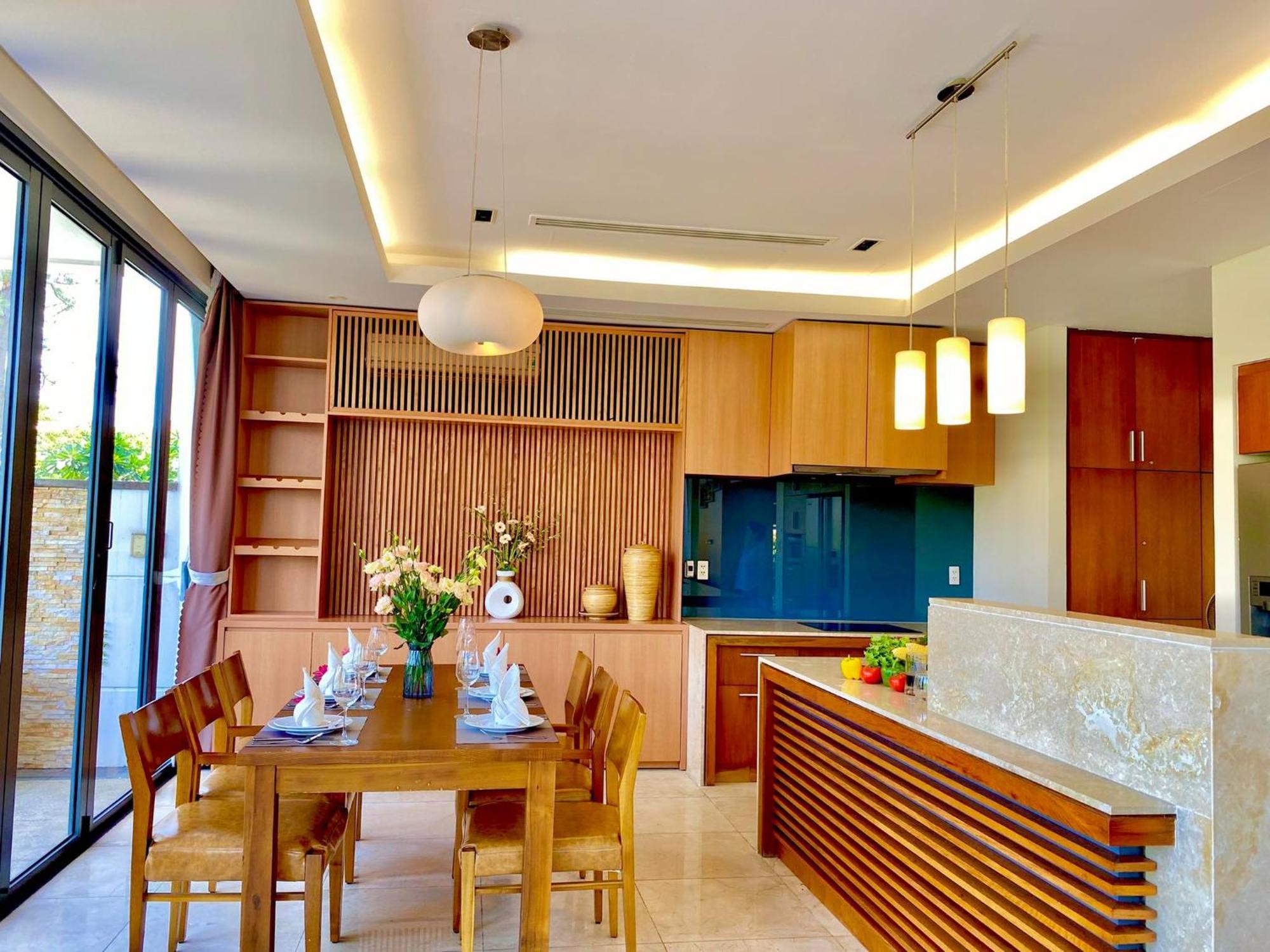 Diamond Beach Villa Da Nang Buitenkant foto