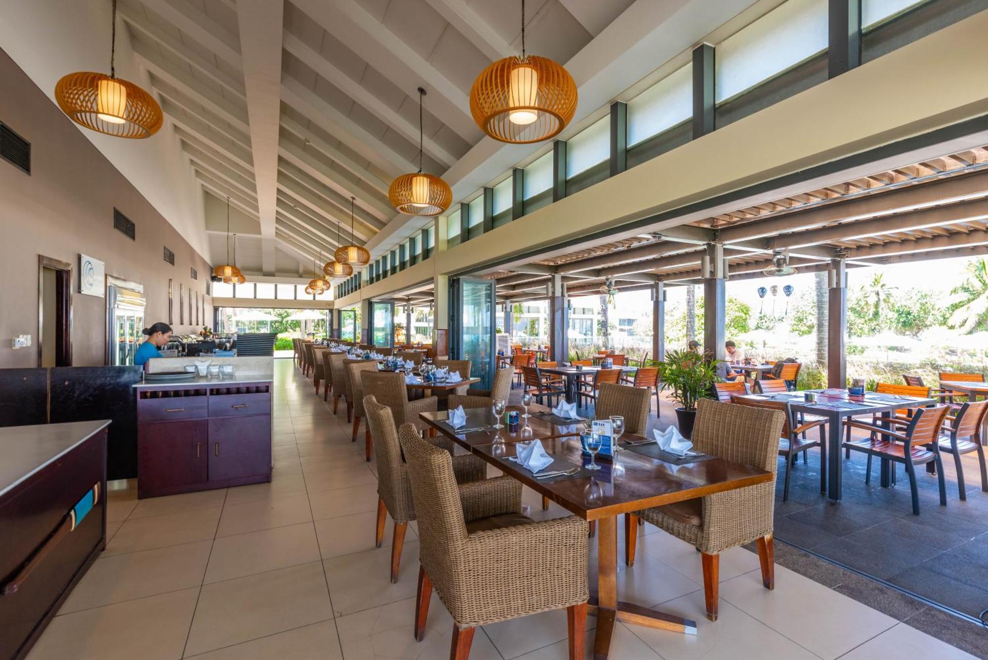 Diamond Beach Villa Da Nang Buitenkant foto