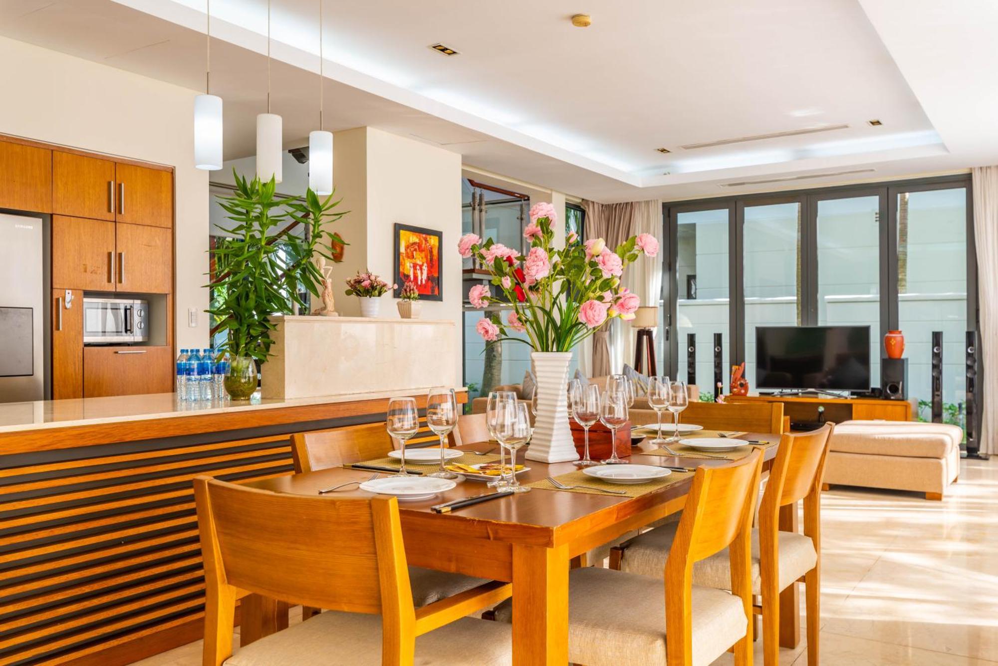Diamond Beach Villa Da Nang Buitenkant foto
