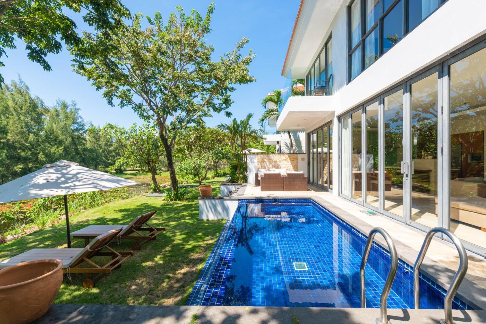 Diamond Beach Villa Da Nang Buitenkant foto